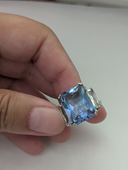 Vand inel argint cu piatra albastra si zirconii