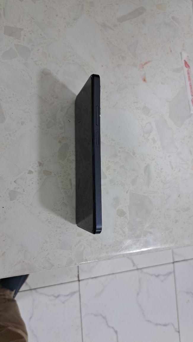 Realmi c55 qora rangli