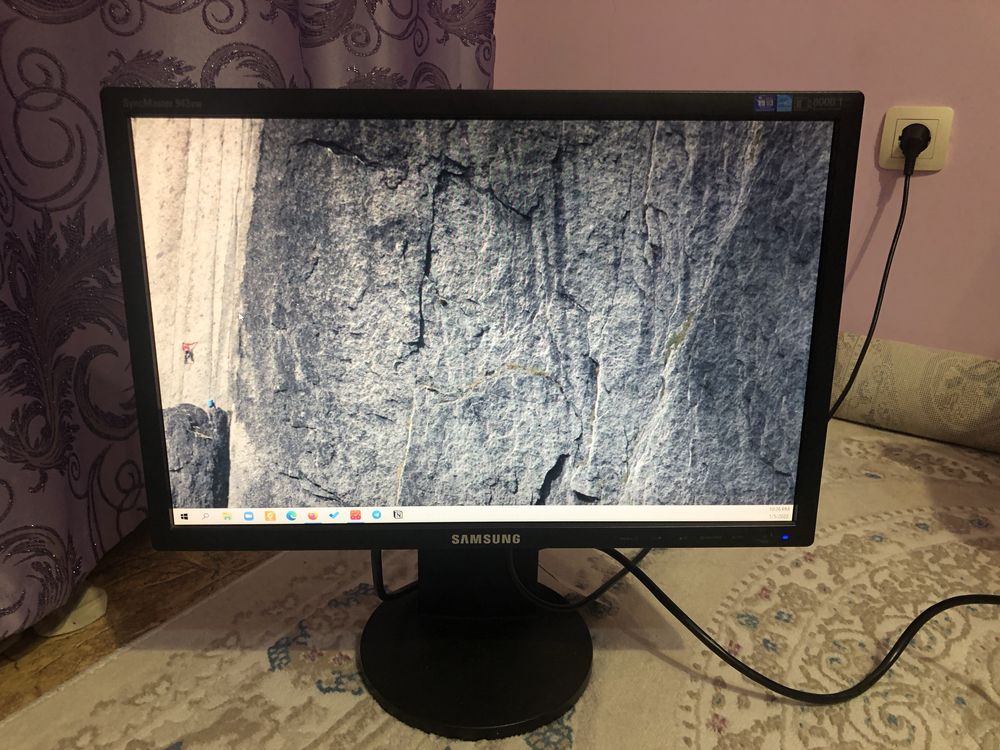 Монитор Samsung (HDMI, DVI, VGA)