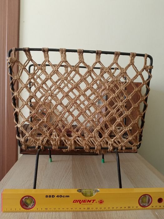 Ретро поставка за вестници и списания. 20лв.