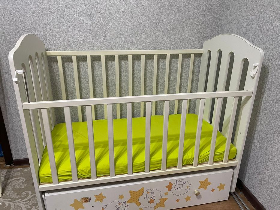 Детская кроватка