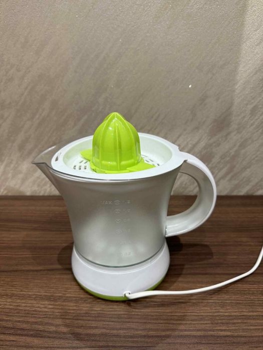 Електрическа сокоизтисквачка CROWN