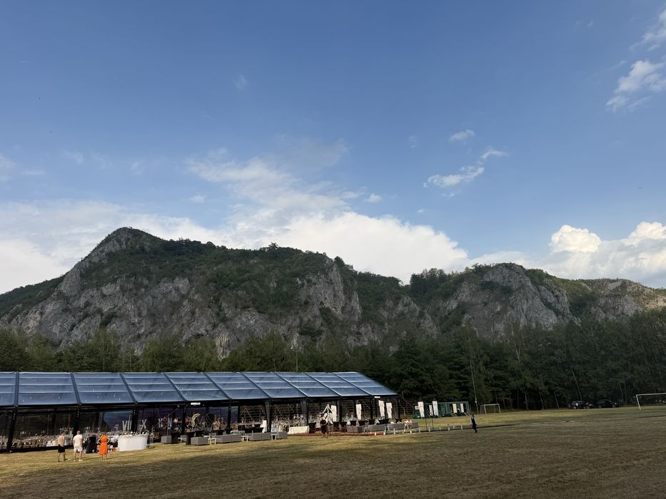 Inchiriez cort nunti mobil varianta PREMIUM  full negru acoperis curb