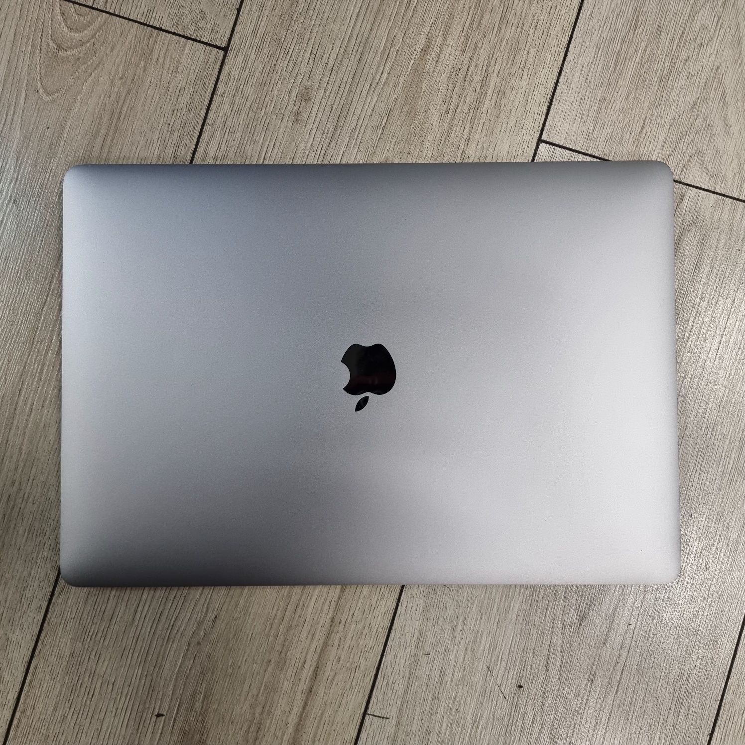 Amanet F28: MacBook Pro 2017 i7 ssd 500gb