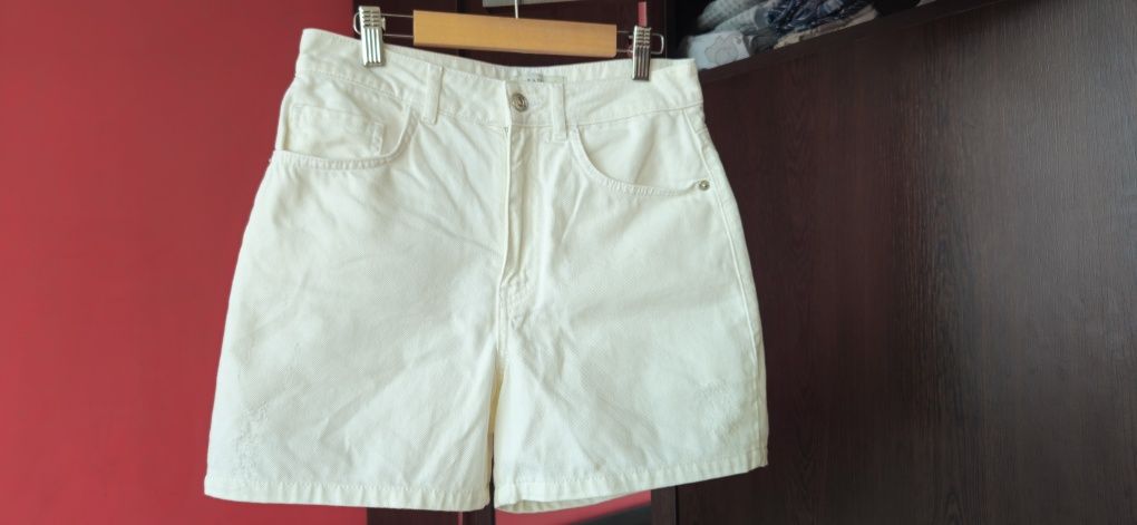 Къси панталони H&M и LC Waikiki