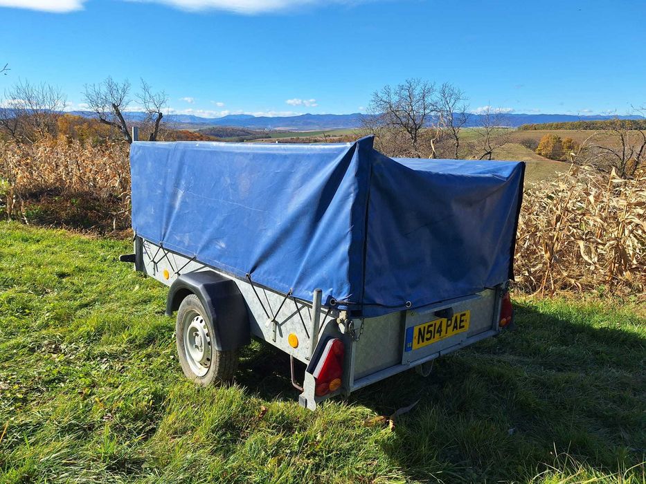 Remorca Ifor Williams 750kg cu prelata
