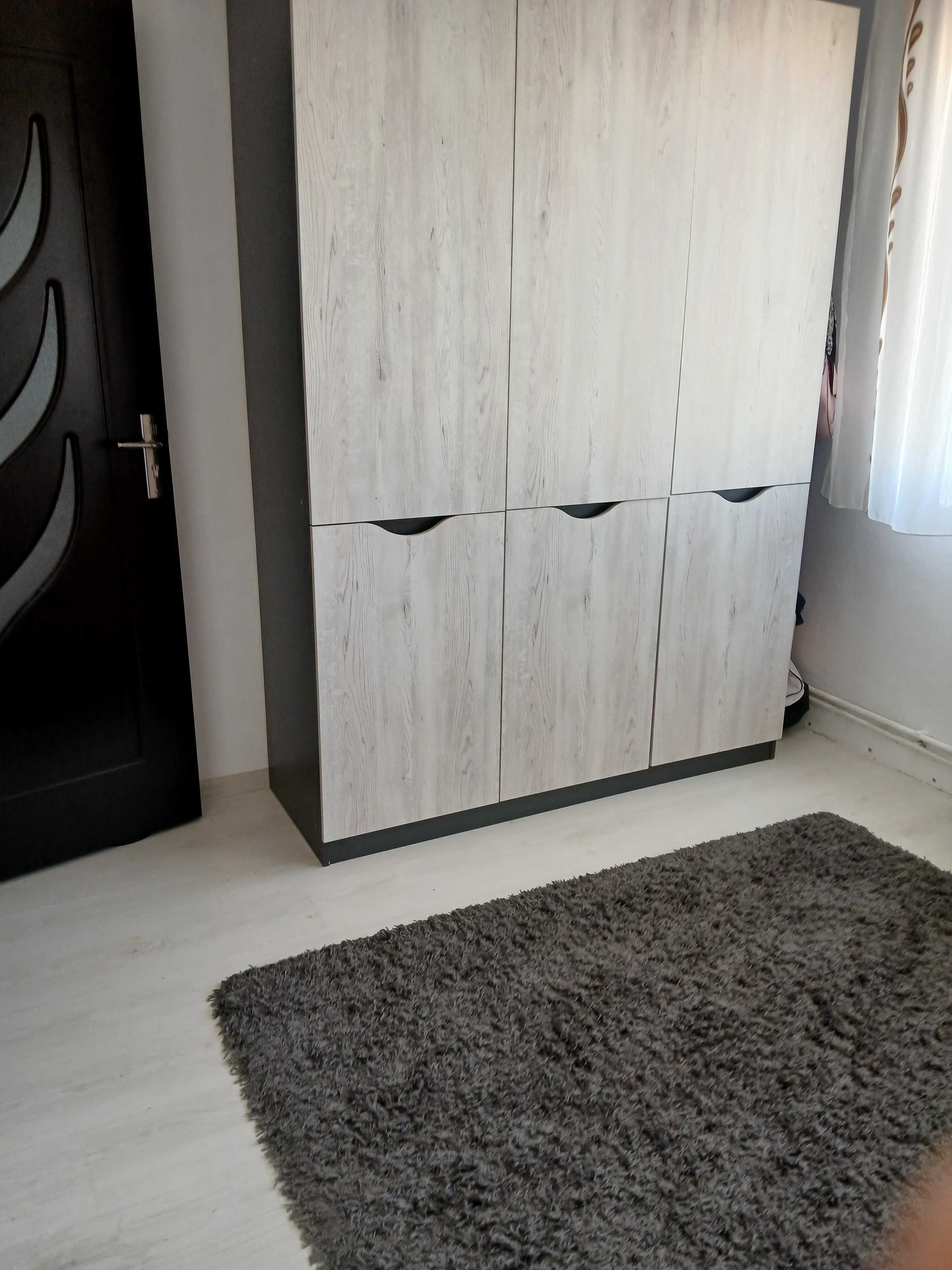 Vand apartament 3 camere decomandat