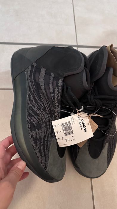 Adidas - Unisex Yeezy Quantum Basketball