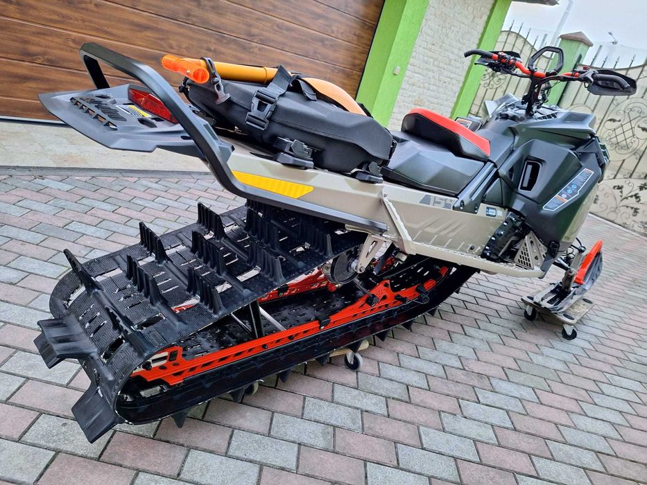 Snowmobil Ski Doo Turbo 154