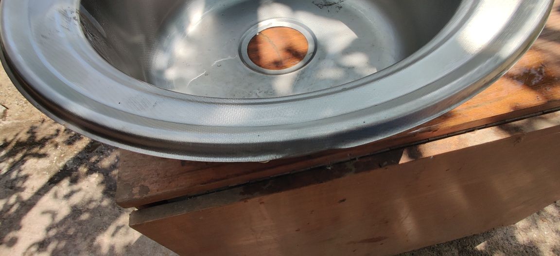 Chiuvetă inox anticalcar Ø50 cm + clipsuri fixare – Nouă, preț fix 60