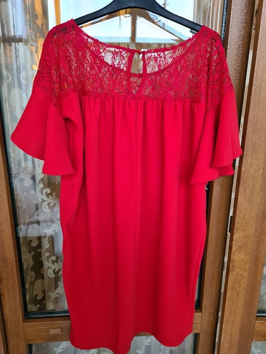 Rochie dreapta rosie