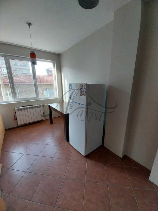 Дава се под наем Двустаен апартамент в Шумен, Център - 76 кв.м за 331.5 € - Снимка #6
