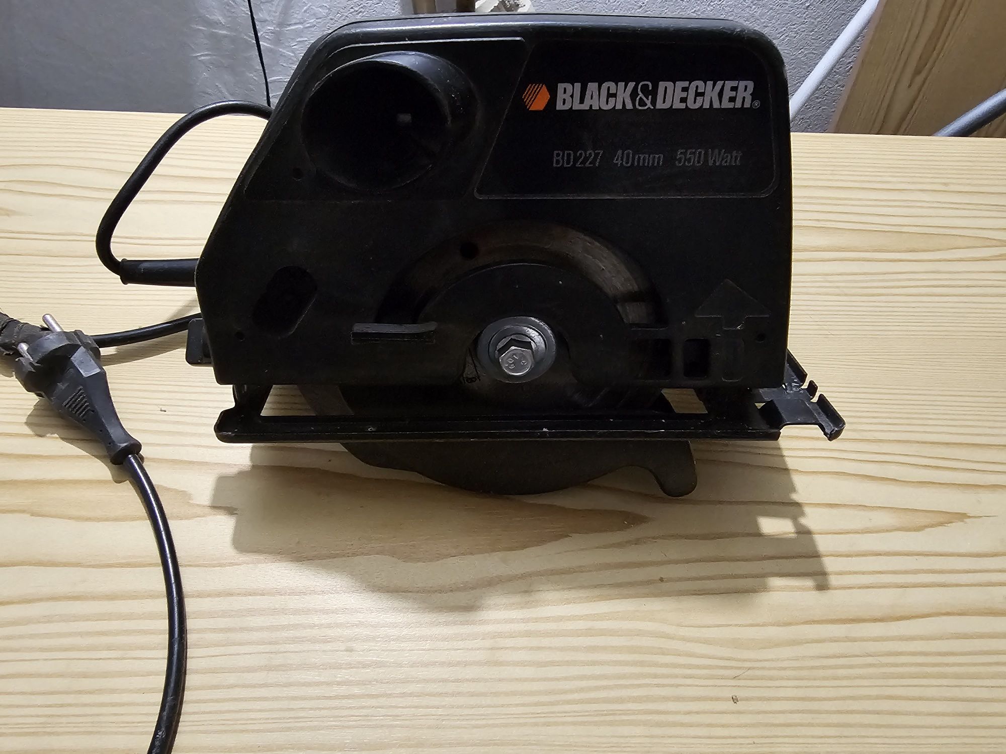 Ръчен Циркуляр Black n Decker