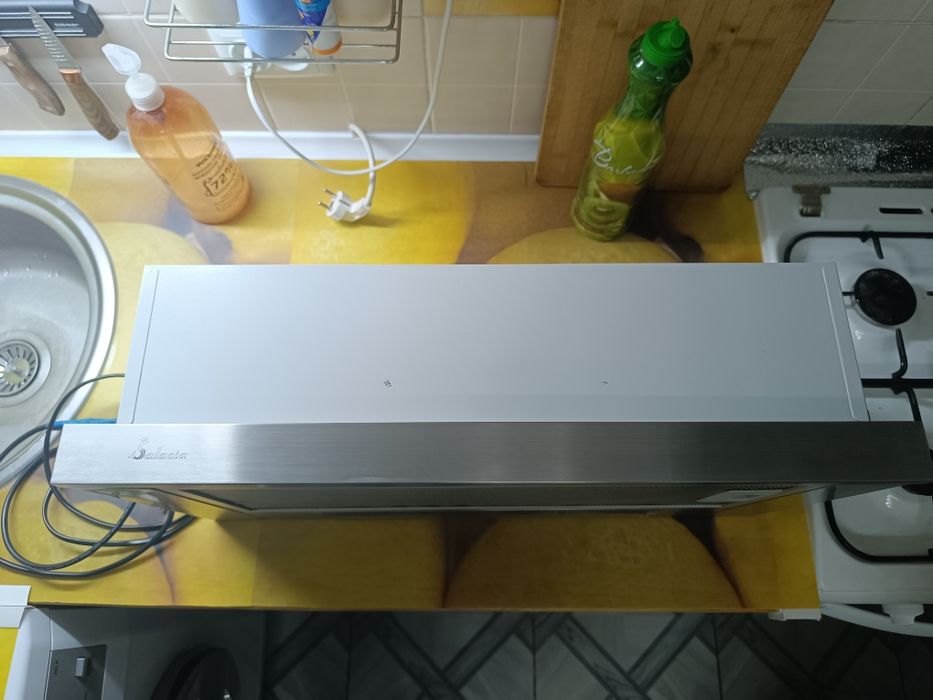 Продам вытяжку на кухню