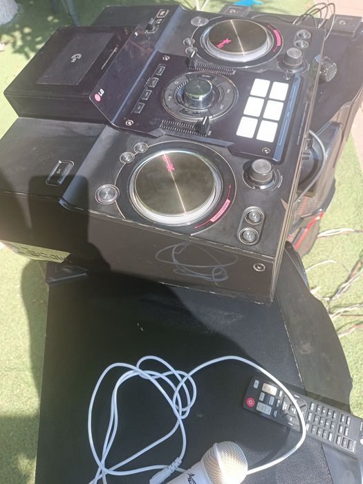 Sistem muzică. LG xboom  cm 9740