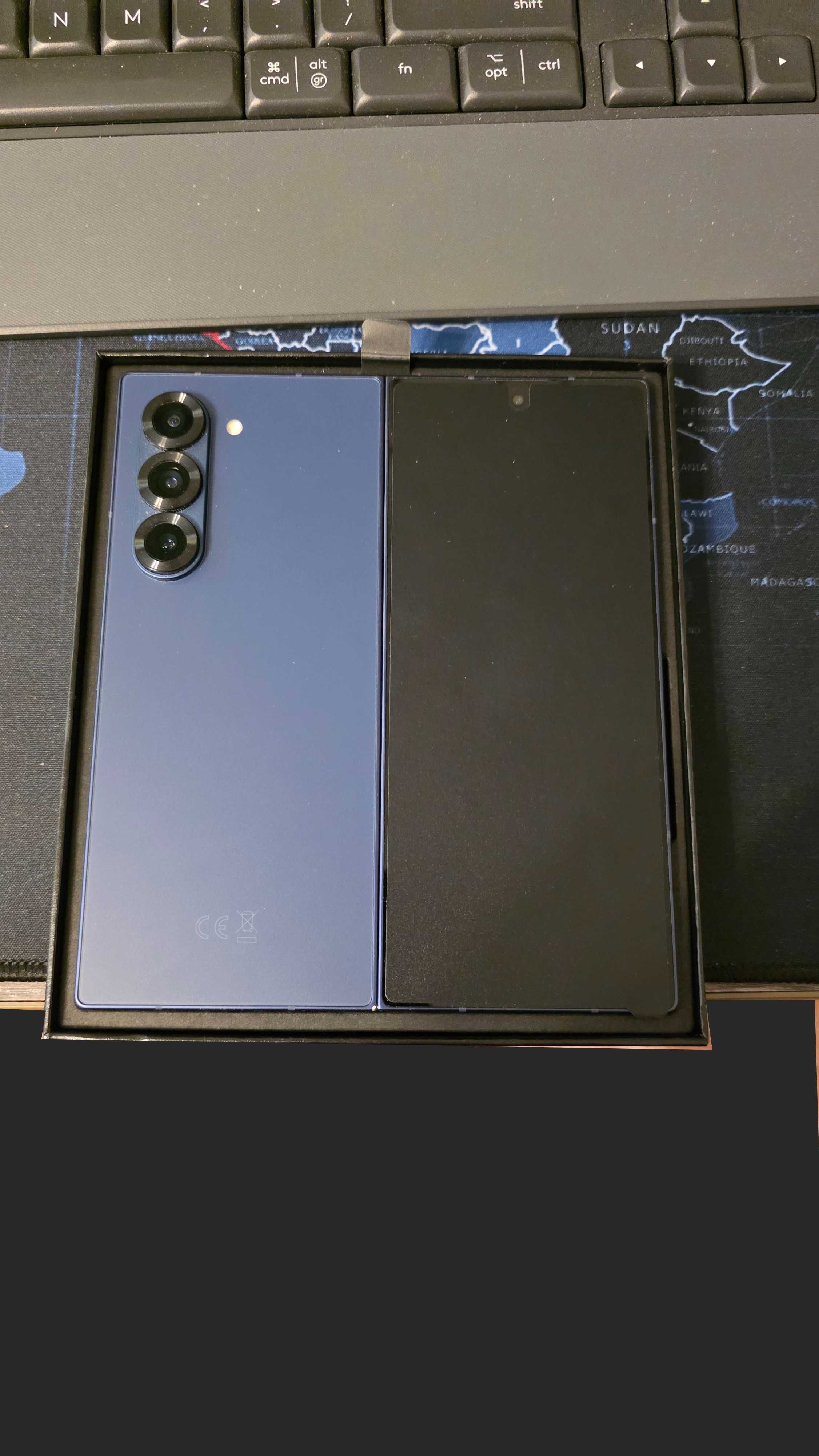 Samsung Galaxy Z Fold 6 512GB Navy в гаранция