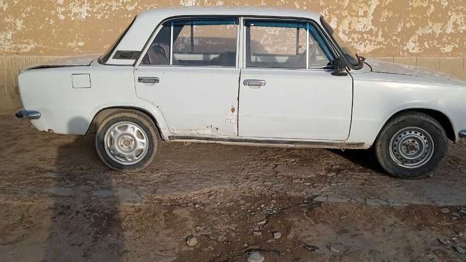 Зудлик билан 011 жигули сотилади