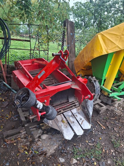 Utilaje Agricole - Masina de scos si plantat cartofi si Ierbicidator