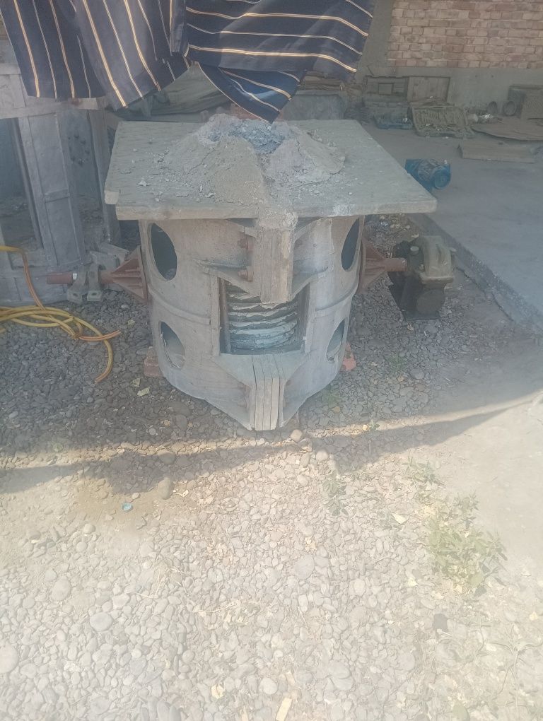 Temir eritish pechi sotiladi pul zaril