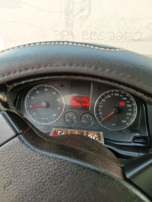 Vând volkswagen jetta