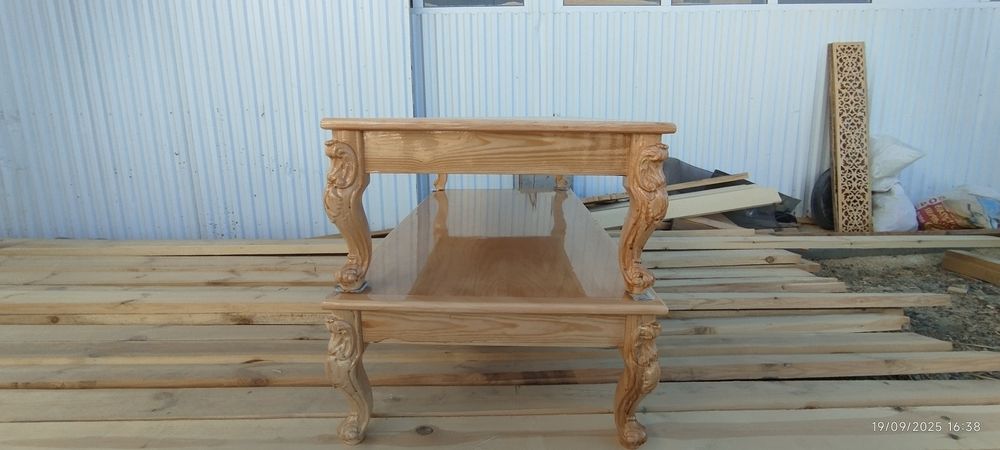 Transformer xontaxta yasayman turli xil razmerda tut yongʻoq daraxtdan