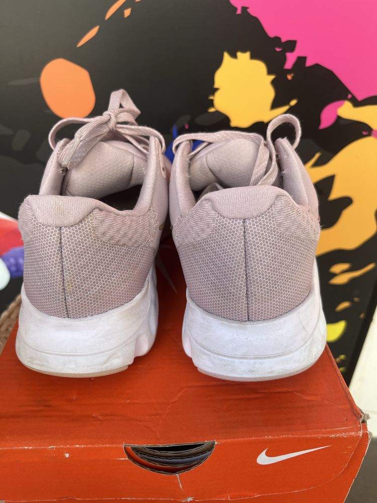 Маратонки Nike номер 36