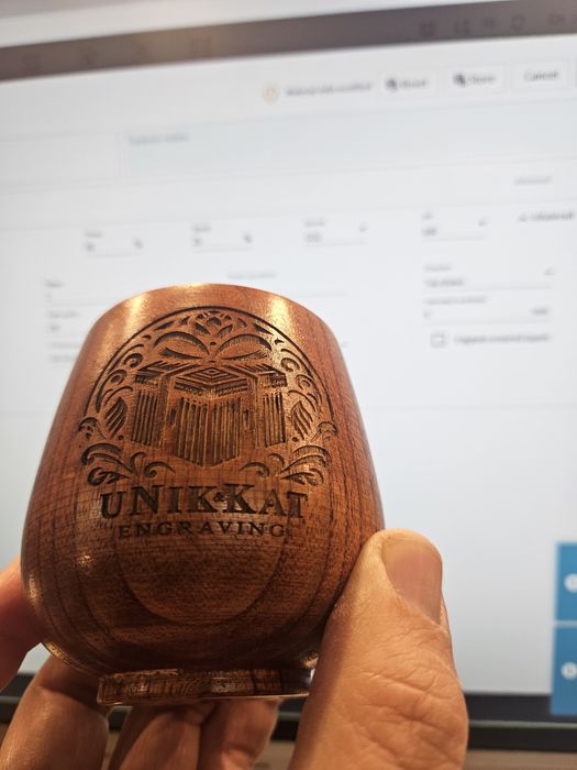 Дървена чаша за уиски. Персонализирана по Ваш избор.