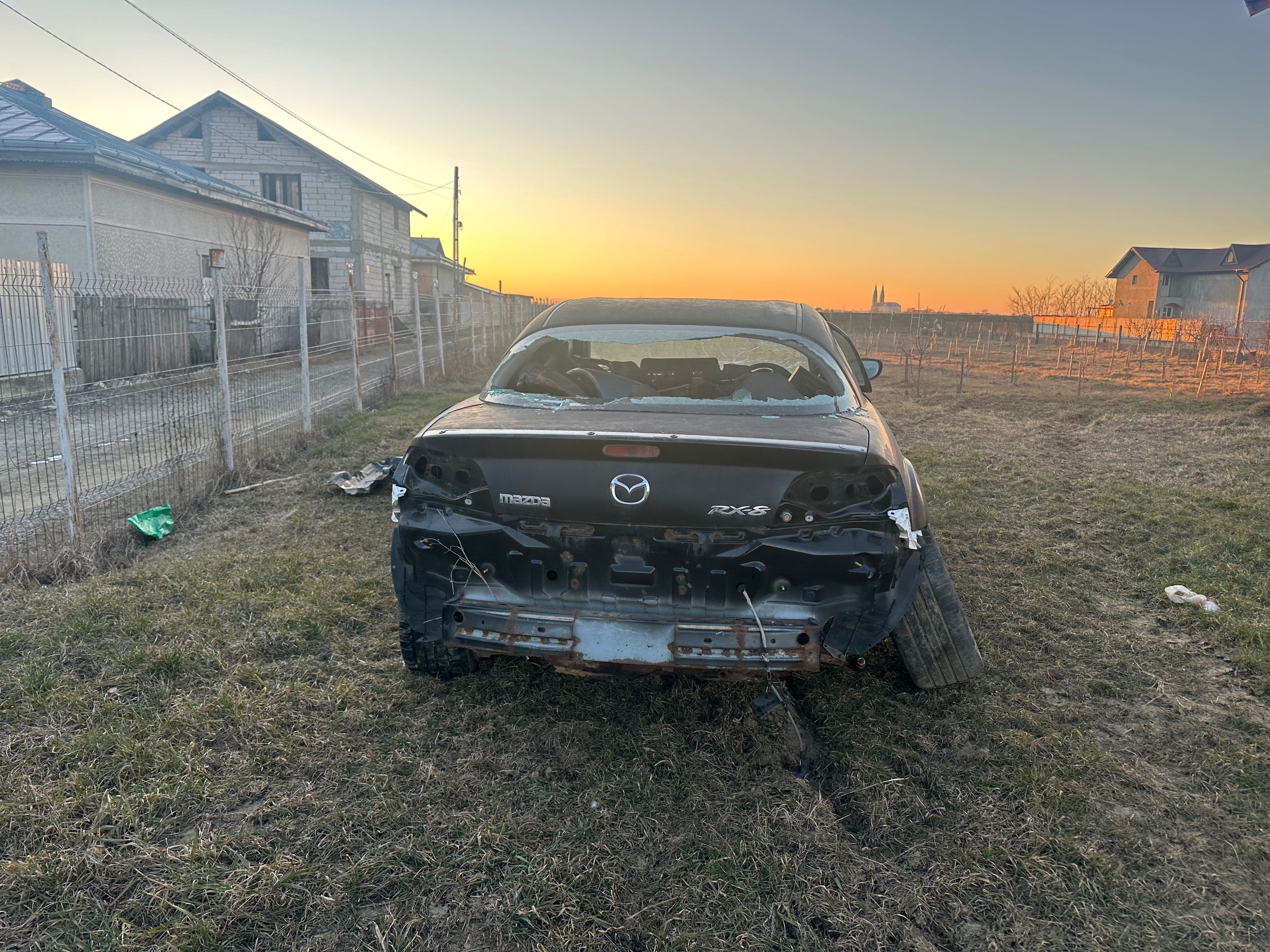 Dezmembrez mazda rx8 motor vandut radiatoare oglinzi stopuri cutie de