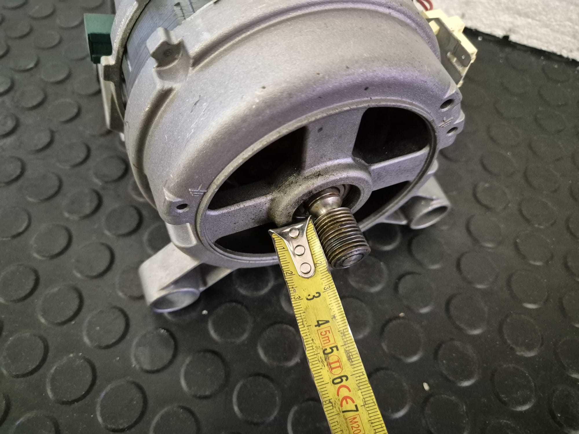 Motor masina de spalat Indesit ax scurt ACC 20584 / R34