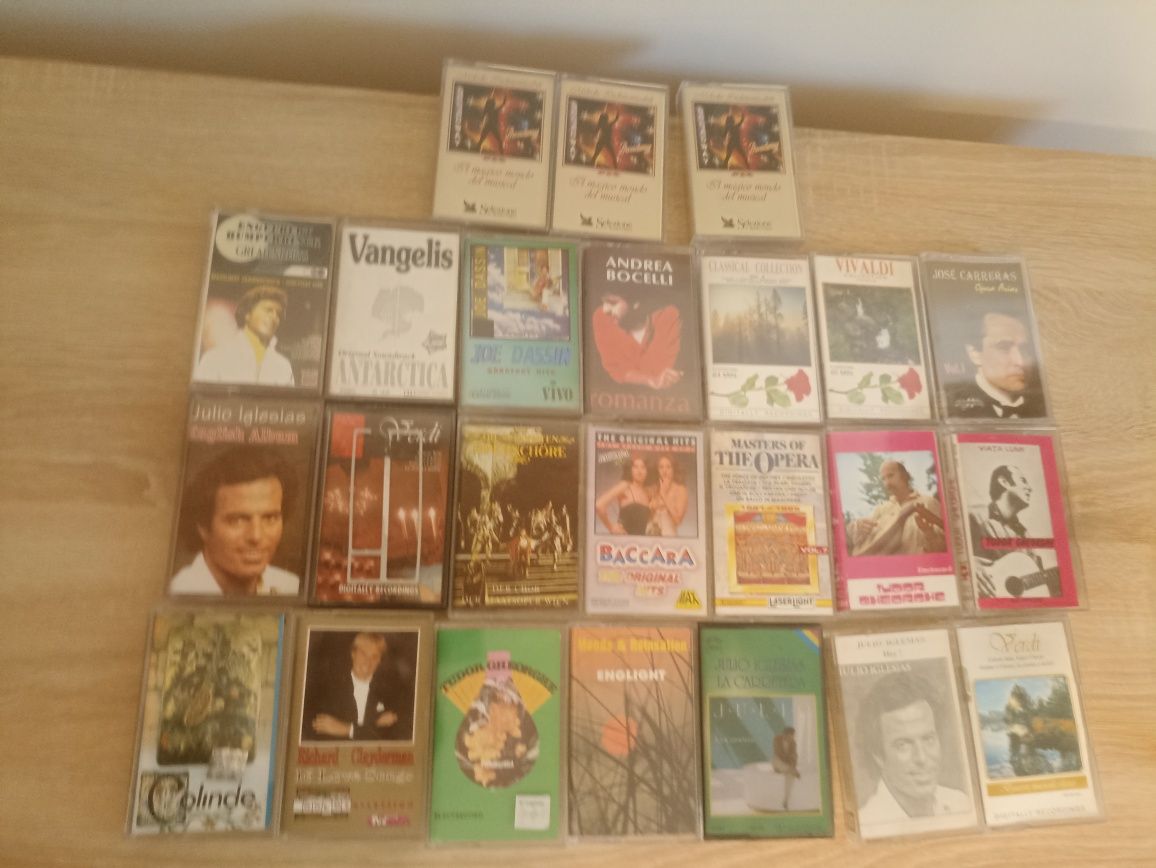 Vând casete video noi vhs Sony DX 180