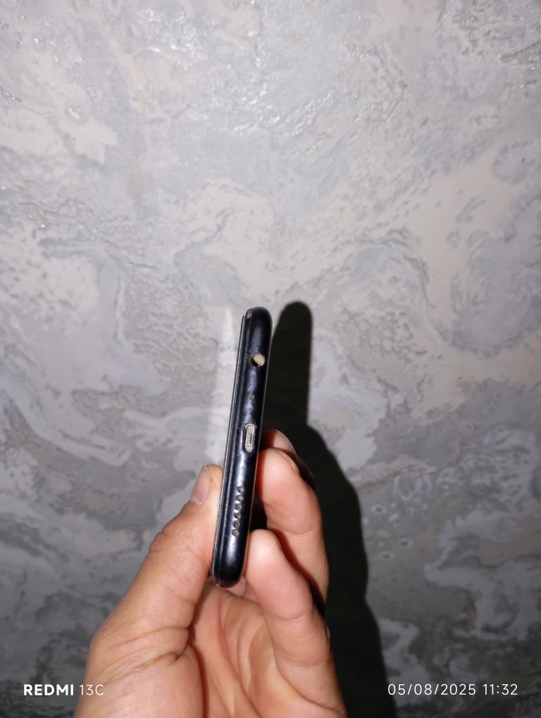 Samsung A10s srochna sotiladi oqib tel qlila