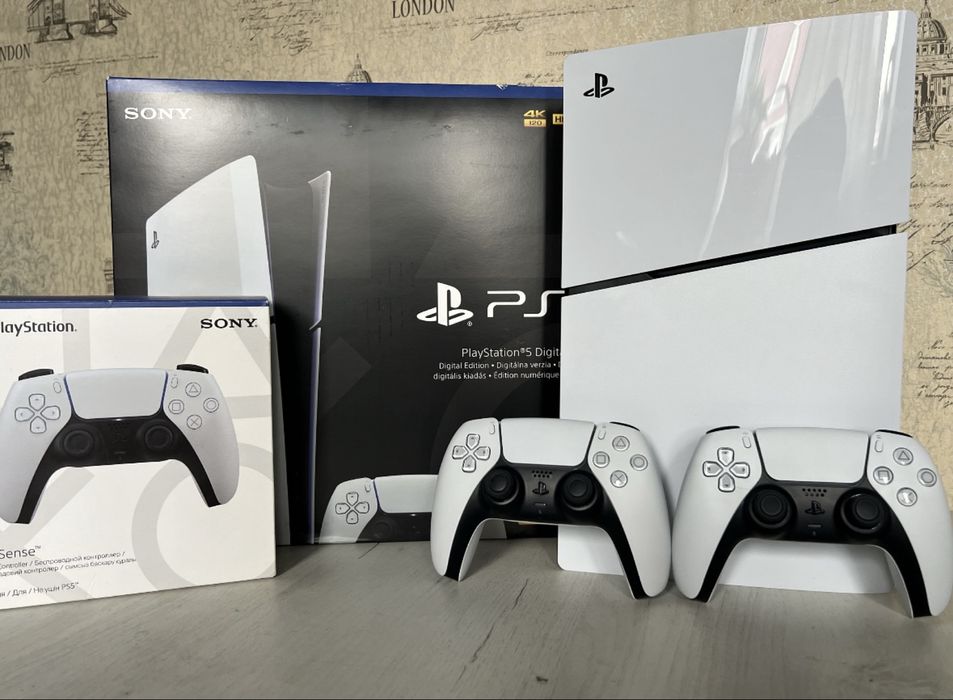 Продам (или обменяю на ноут) почти новый Sony PlayStation 5 slim 1tb