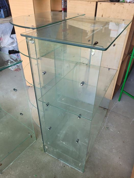 Vând vitrine de sticla