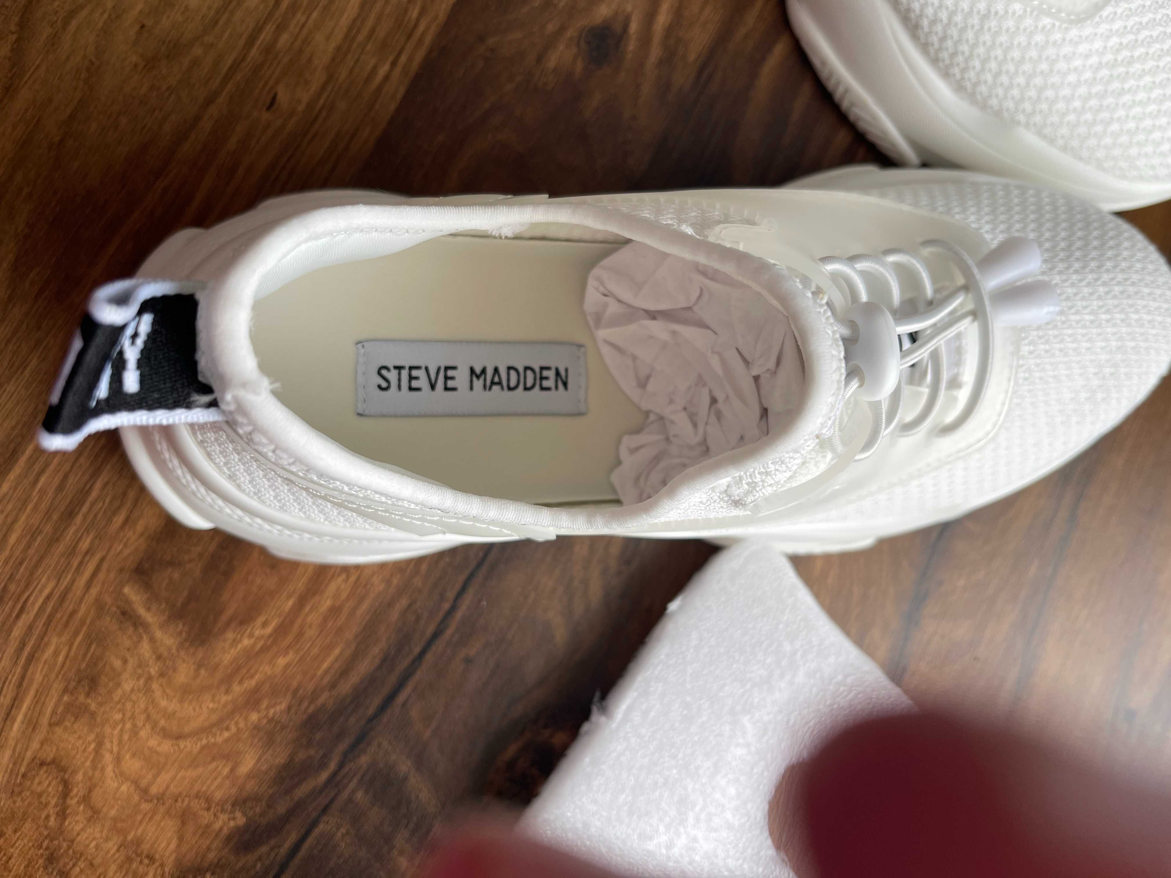 Спортни обувки Steve Madden