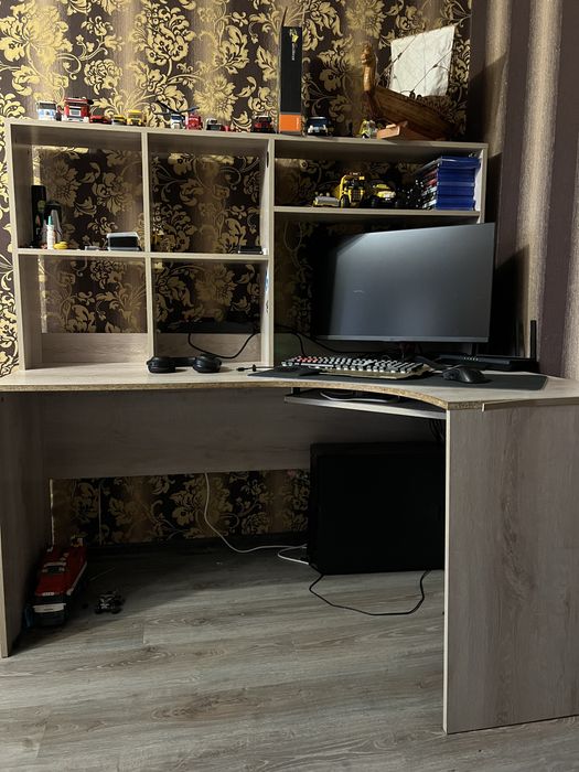 Компьютерный стол!