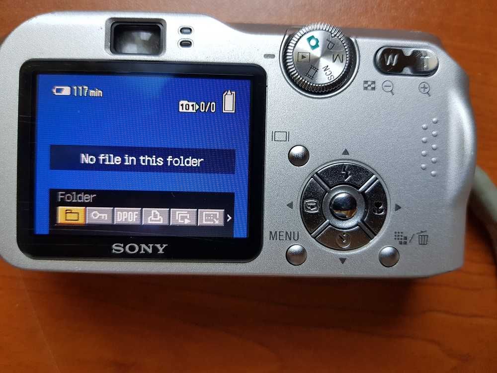 Sony Cyber-shot DSC-P200 7.2MP Digital Camera