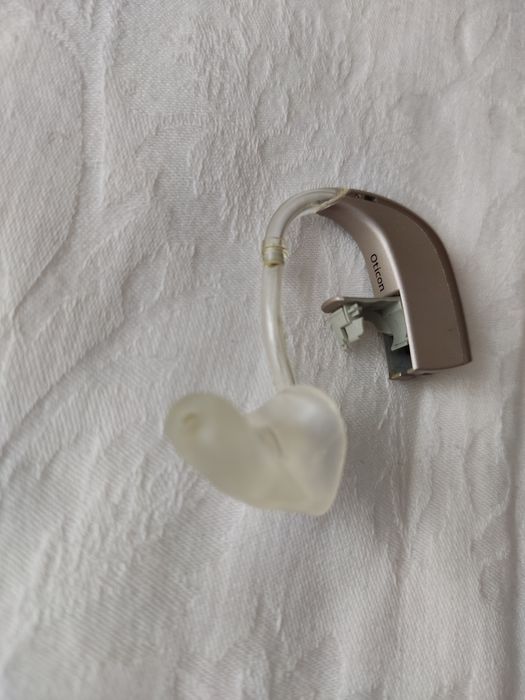 Aparat auditiv Oticon