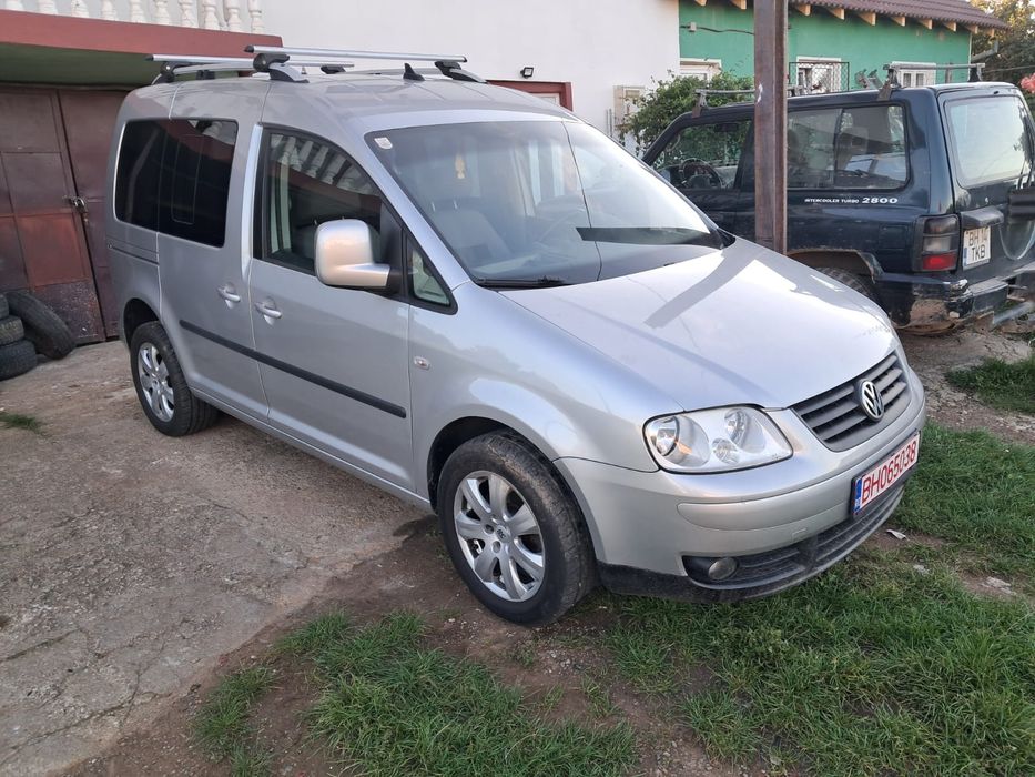 vând Volkswagen Caddy 4x4