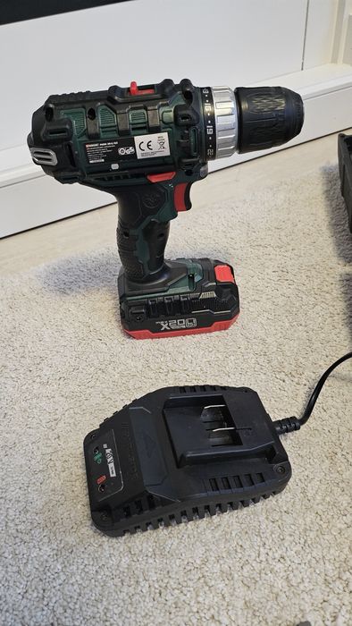 Bormasina electrica Parkside cu acumulator 20V ‐ 2 Amh ca noua