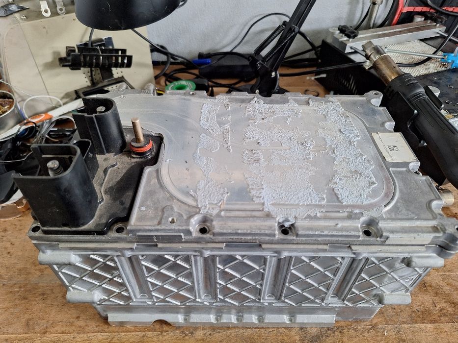 Ofer reparație baterie hybrid Mercedes 48 volți. Un an garanție.