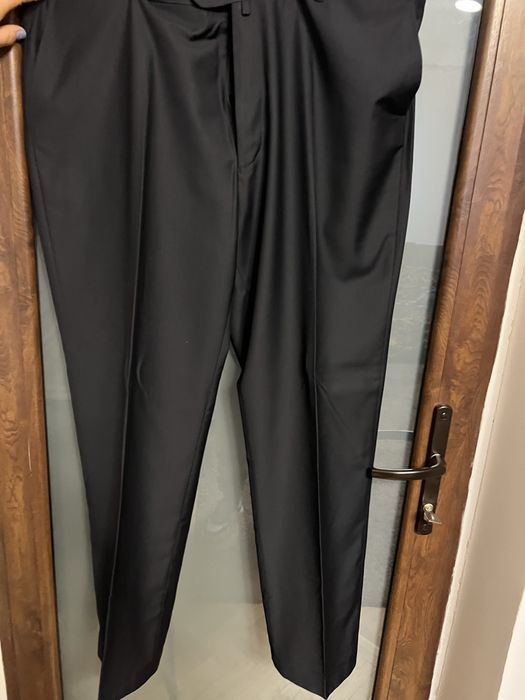Vand costum Giorgio Armani