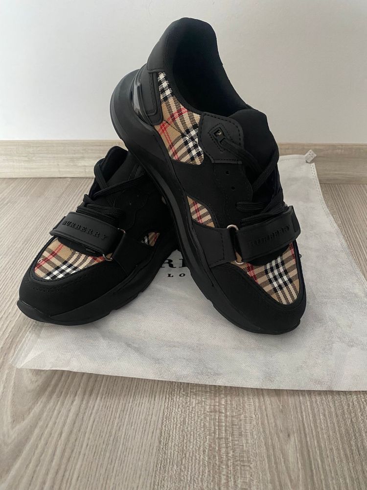 Adidasi Burberry Calitate premium