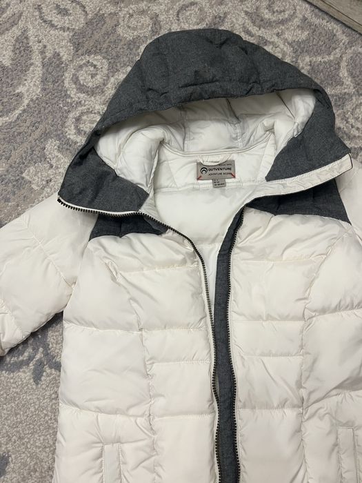 Продам куртки на девочку