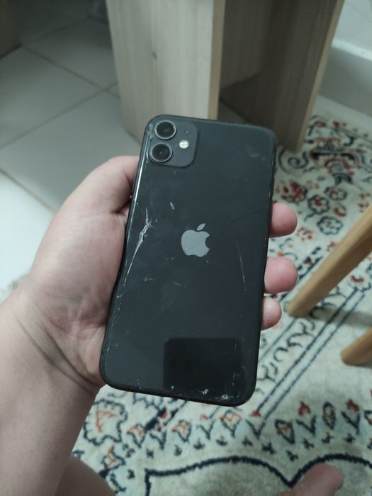 Айфон 11/ 64 гиг всё работает