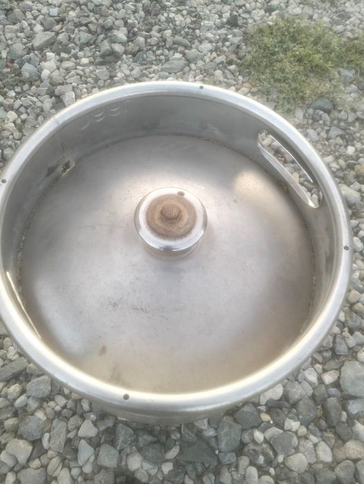 Продам 50 л. бочки из под бензина.