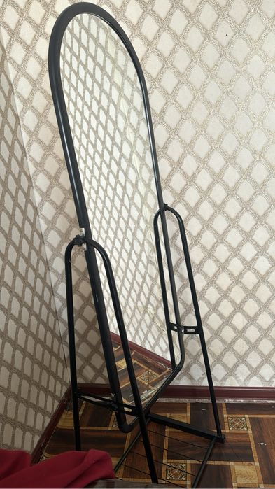 Зеркола.Айна. 1 ай ғана ұсталған