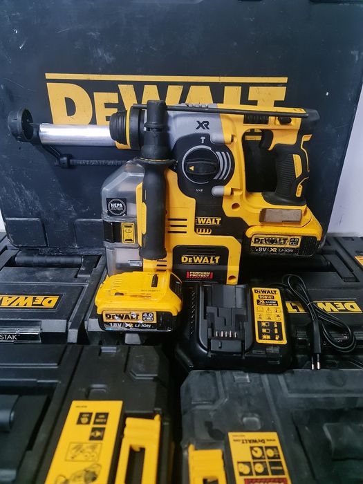 Rotopercutor/bormașină Dewalt/aspirator/acumulatori/încărcător