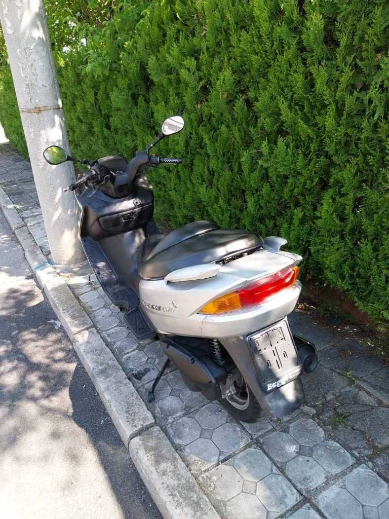 Suzuki Burgman 125