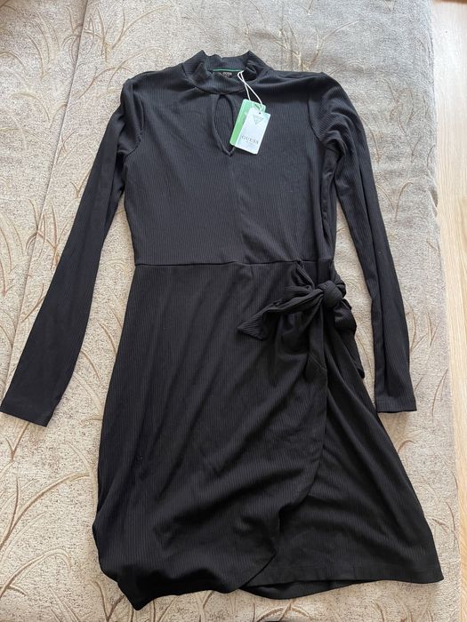 Rochie Guess mărime 36 / S neagra mulata