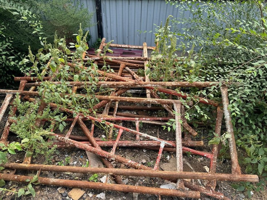 Продам строительные леса 20000